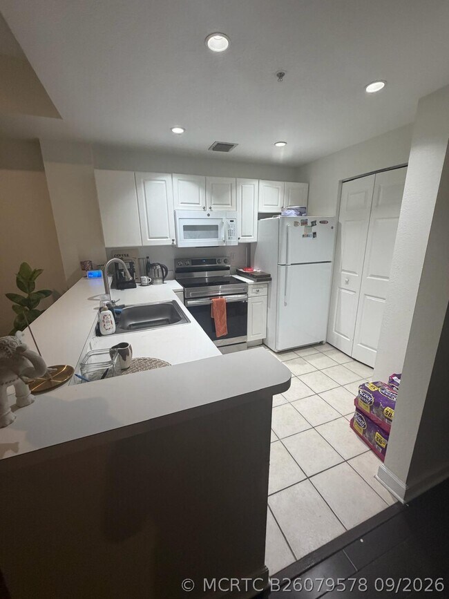 2801 Sarento Pl Unit 301