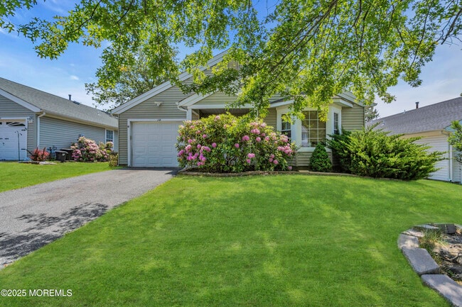 Photo - 143 Pine Oak Blvd