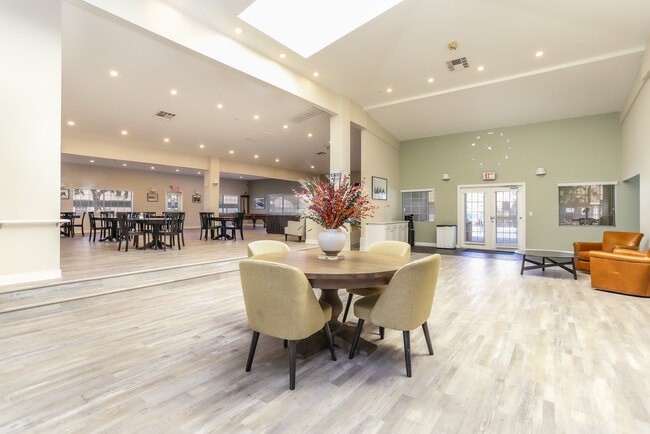 Somerset Commons Apartments