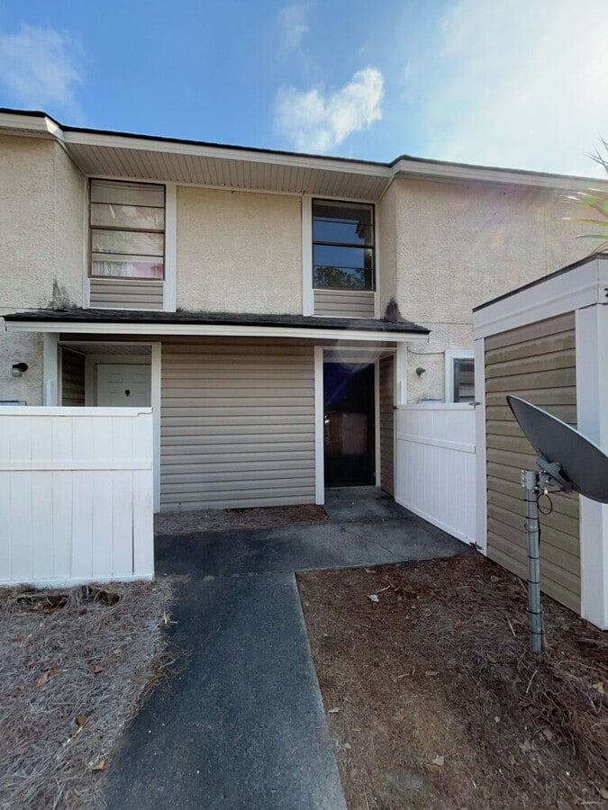 Town House For Rent - Town House For Rent