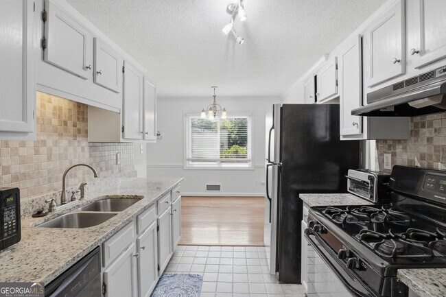 Photo - 1100 Westfield Trace