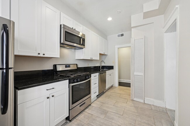 Photo - 2431 Linden Ave Unit #2