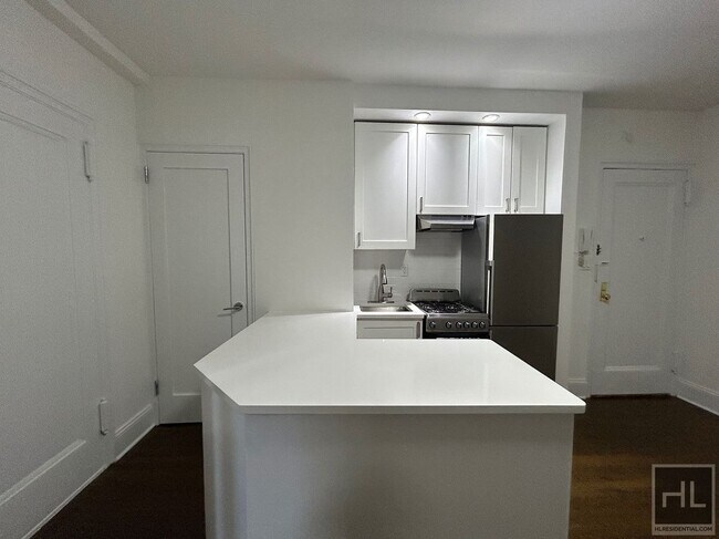 Photo - EAST 46 STREET Unit 2H