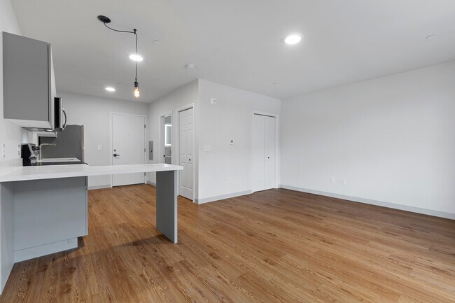 158 Main St
