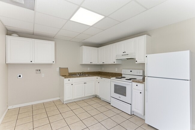 Photo - 3300-3374 Valley View Drive - 3360