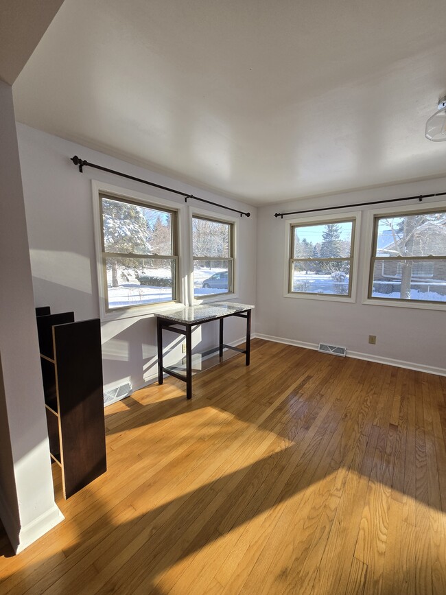 Photo - 1412 Lake Dr