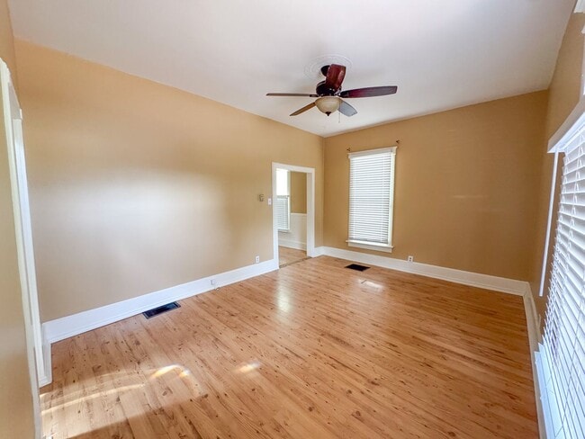935 W Pikes Peak Ave