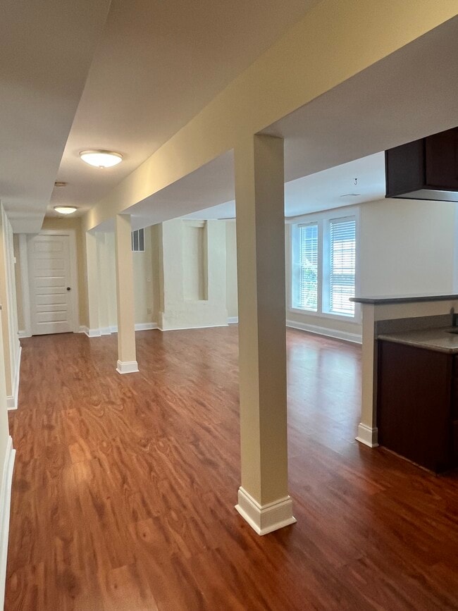 Building Photo - 517 Boulevard SE Unit B Rental