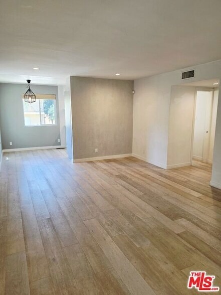 Photo - 11754 Darlington Ave