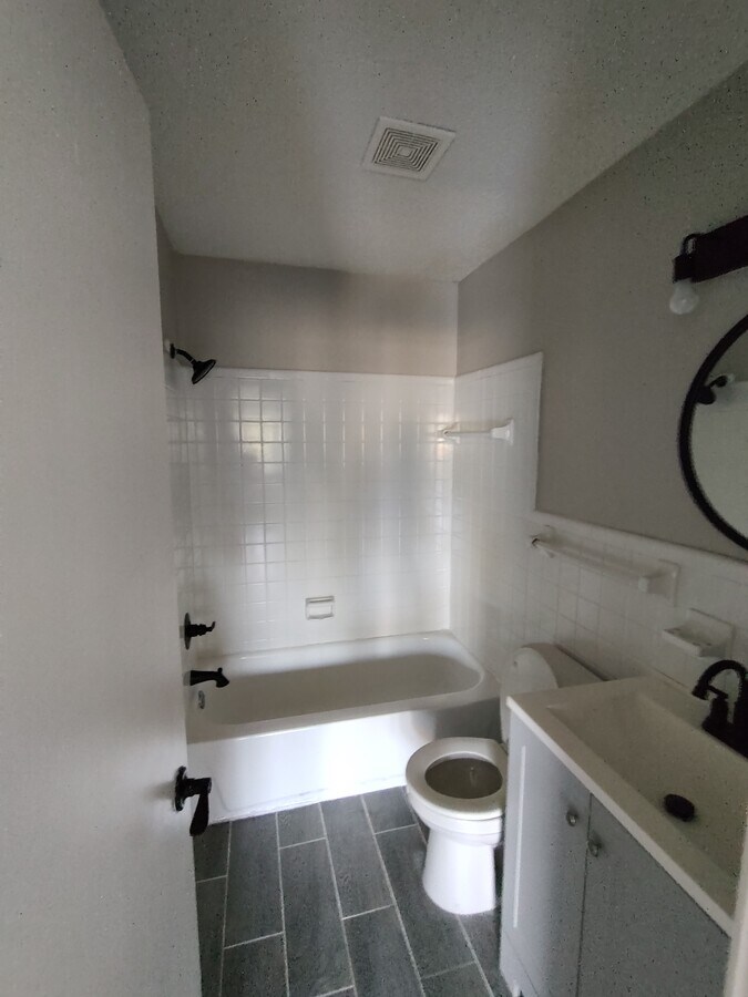 Photo - Capri Apartments Unit 16