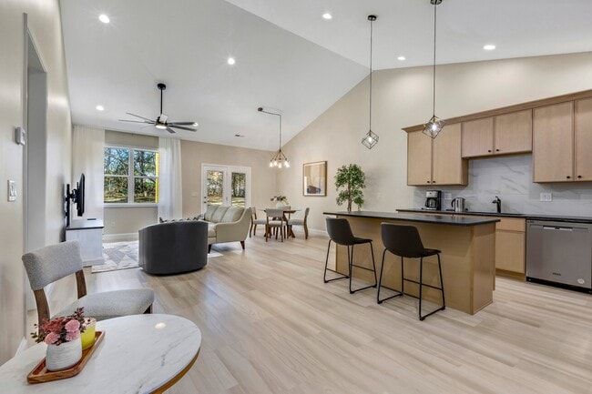 Building Photo - The Executive Stay Rental