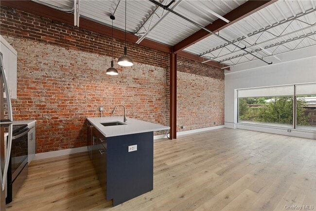 Photo - 189 N Main St Unit 2