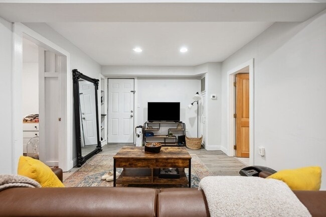 Photo - 12 Foster St Unidad G