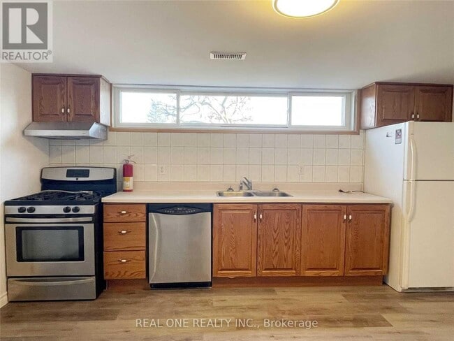 Photo - 36 Victor Blvd