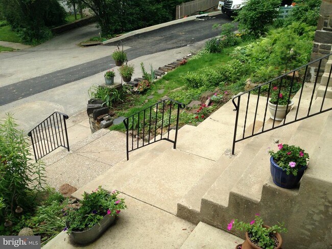 Photo - 33 Price Ave