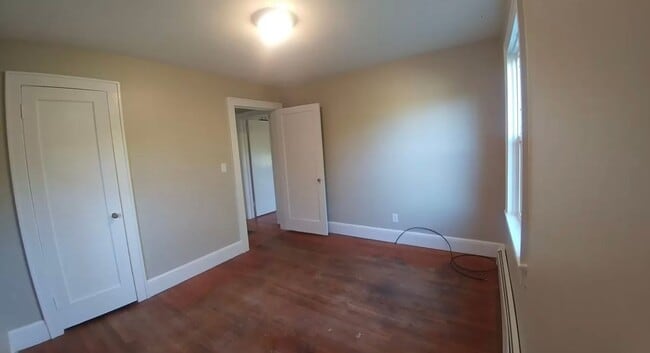 Photo - 3 bedroom 2 bath prime location!