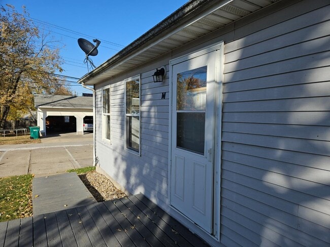 Building Photo - 510 W Murray St