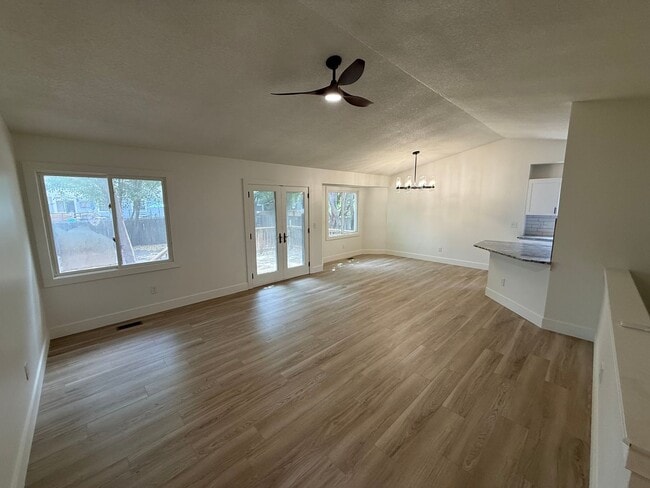 Photo - 2101 N Parkridge Ct