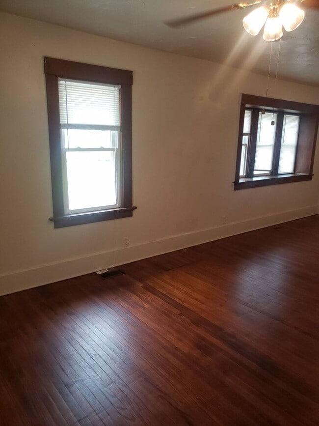 Photo - 2 BR House Near Lakeside Park