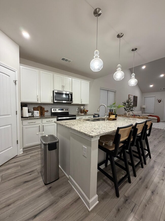 Photo - 574 Becks Pl