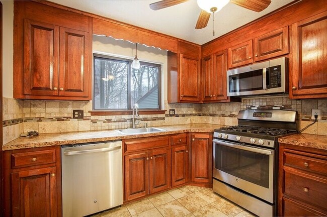 Photo - 155 Wynwood Dr