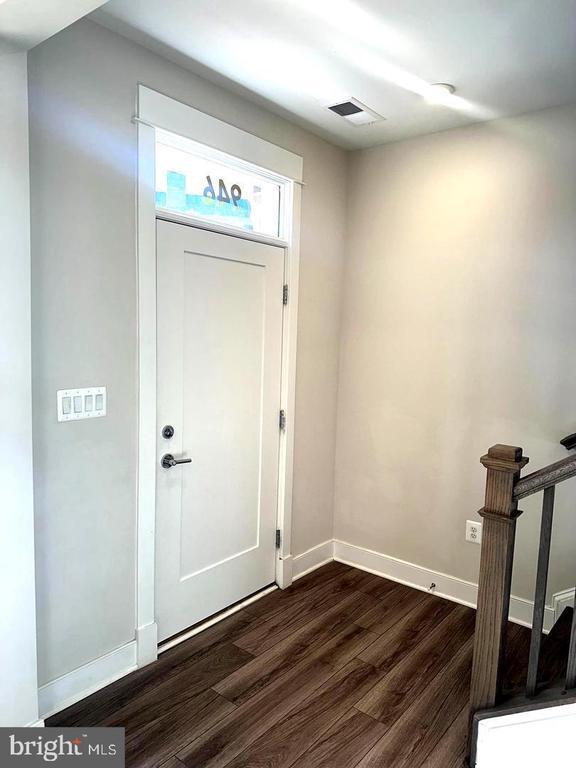 Photo - 946 Hts Aly SE