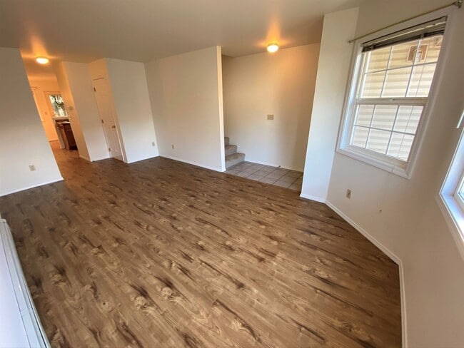 Photo - 2 Bed 1.5 Bath Condo! W/S/G/Lawn Care Included! Unidad University Place Condominiums