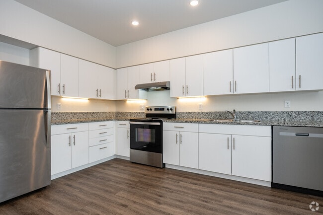 2BR, 1BA - 856SF - Kitchen