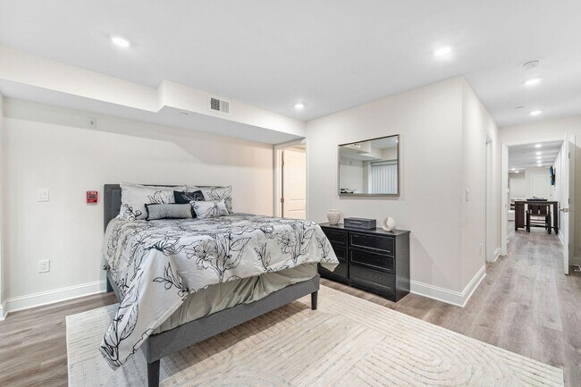 Photo - 2341 N College Ave