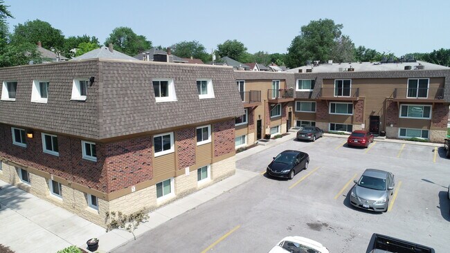 Gifford Court Apartments