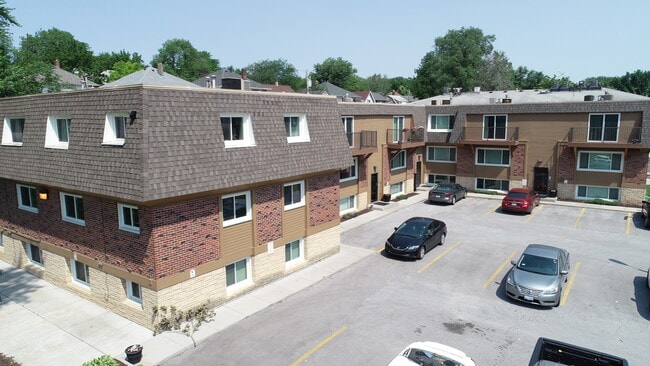 Photo - Gifford Court Apartments