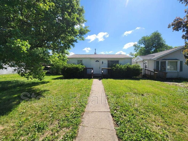 Building Photo - 2440 S 11th St
