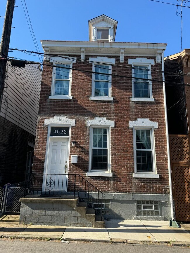 Building Photo - Coming soon! Stylish 3 Bedroom 1.5 Bathroom Home with Garage (Bloomfield)