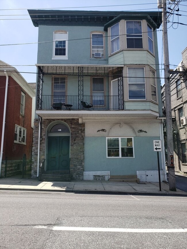 Building Photo - 148 E Queen St Unit Apt. 1