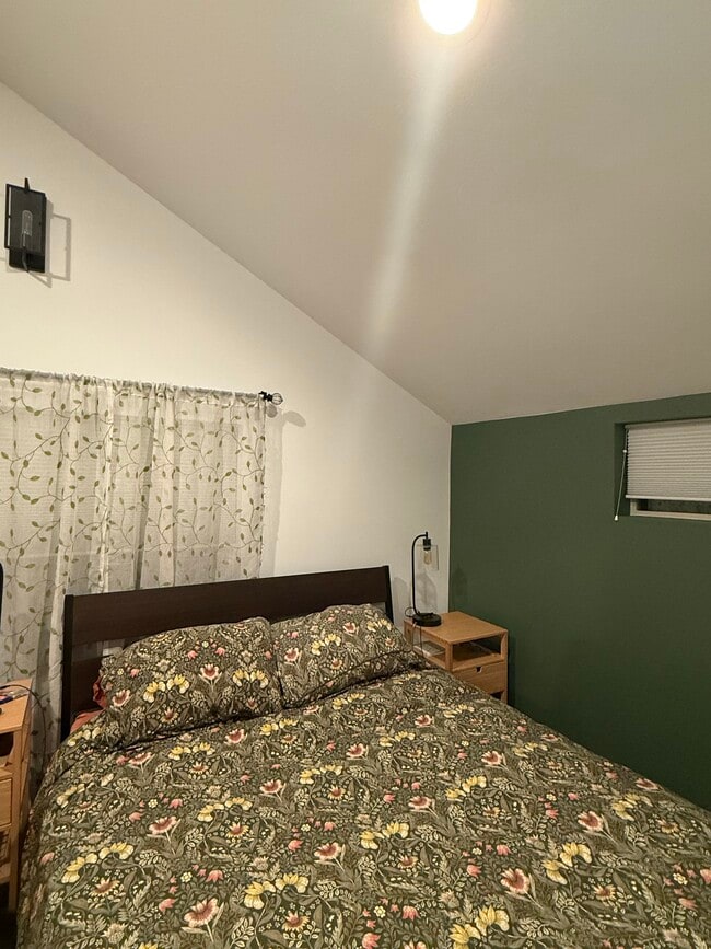 Photo - 9239 Woodlawn Ave N