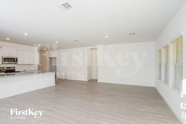 Photo - 6141 Treadle