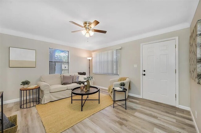 Photo - 408 61st Ave NE