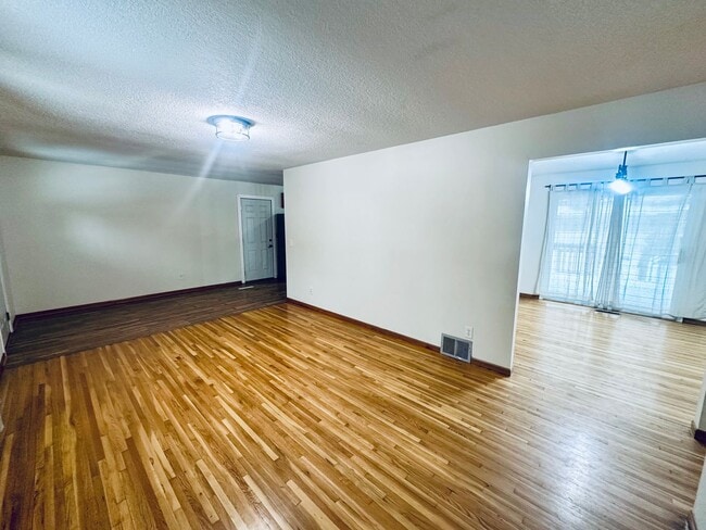 Photo - Gorgeous Single Family Home w/ Sundeck and Large Yard!