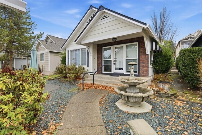 Building Photo - Coming soon!! This is a beautiful home in Country Club Village Estates!