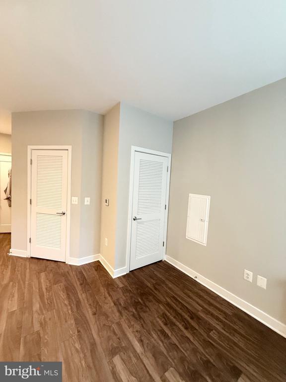 Building Photo - 989 S Buchanan St Unit 208