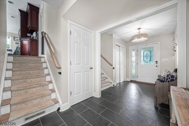 Photo - 16 Westminster Dr