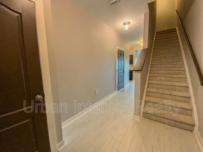 421 Twin Lakes Ln