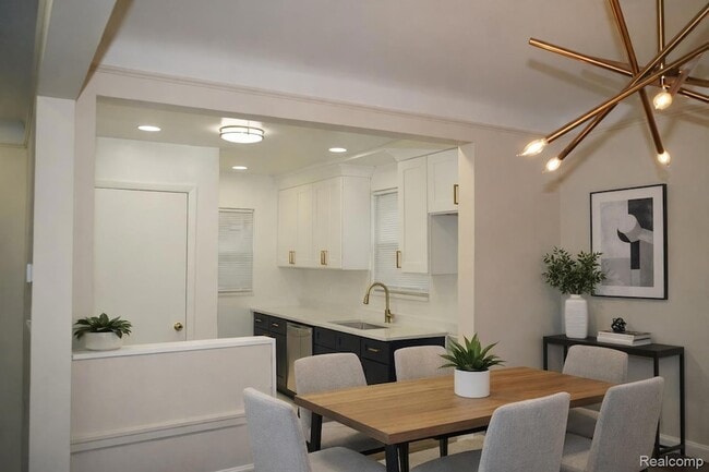 Photo - 7241 Outer Dr W