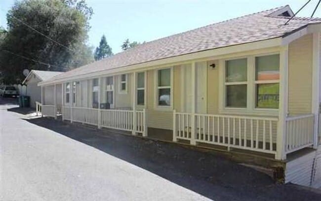 Building Photo - ADORABLE!!! Gorgeous Downtown Duplex!!! Sh... Rental