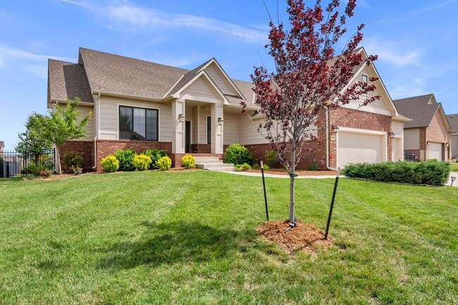 Building Photo - Luxury Home - Month-to-Month or 6-month Le...