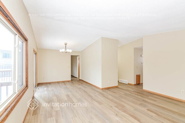 Photo - 7818 Hampshire Cir N