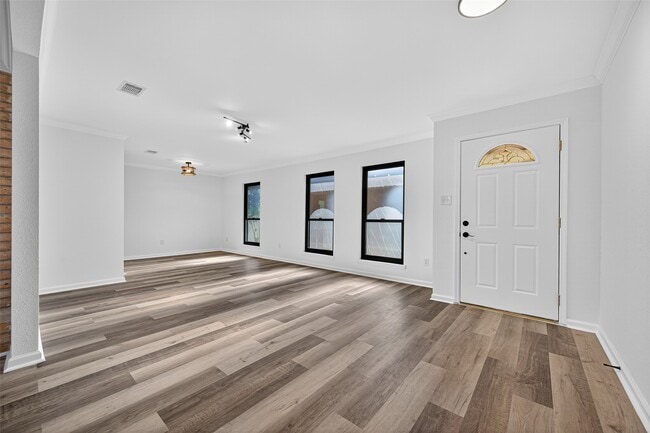 Photo - 17418 Largs Cir