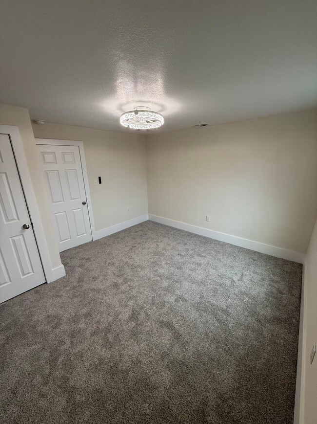 Photo - 2000 Effingham St