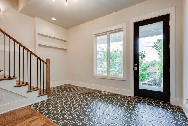 Photo - A Modern Masterpiece perched on Sylvan Sum...