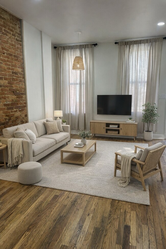 Photo - 2016 N Woodstock St